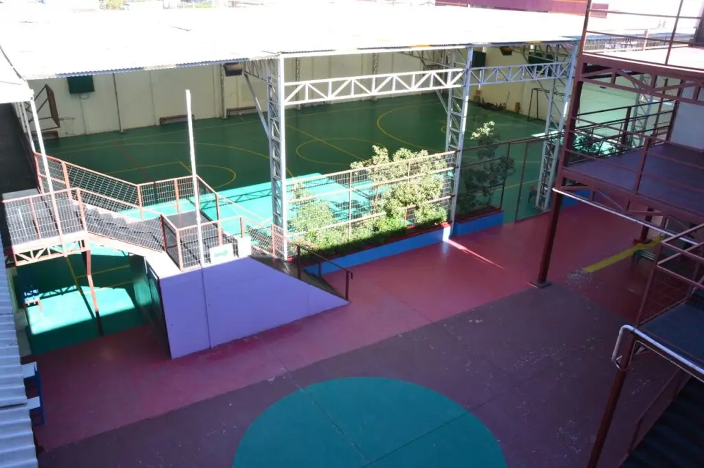 Cancha deportiva colegio licancabur